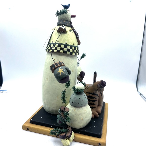 Willieraye Studio.  Hanging Mittens Out to Dry.  WW2370.   Yr 2000.   11 in tall - Picture 8 of 10